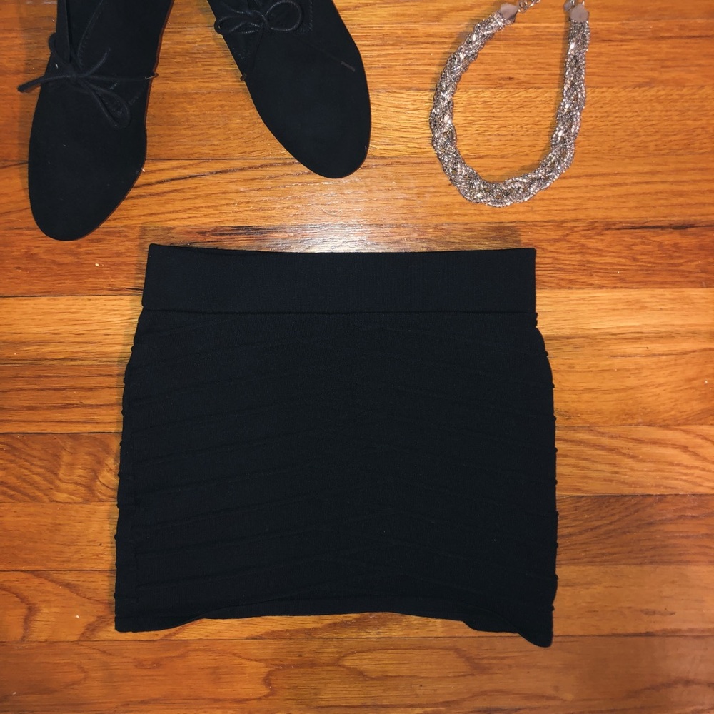 MANDEE | Black Detailed Mini Skirt